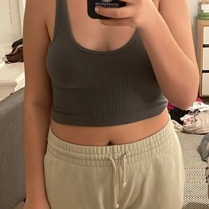 URBAN OUTFITTERS TANK